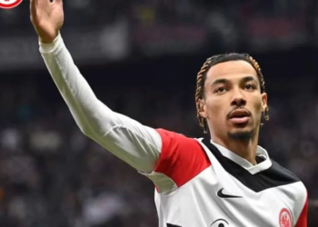 Dina Ebimbe, Hugo Ekitike, Ligue Europa, Eintracht Francfort