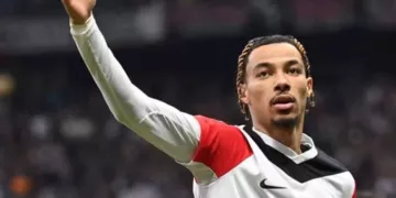 Dina Ebimbe, Hugo Ekitike, Ligue Europa, Eintracht Francfort