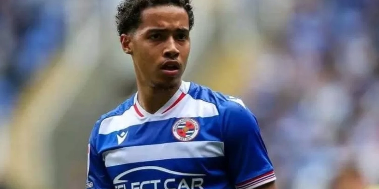 League One : Ben Elliot triple passeur décisif