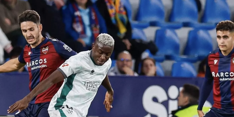 Liga 2 : Patrick Soko sauve encore Huesca