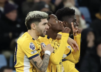 PL : Baleba et Brighton arrachent un précieux point à Villa Parks