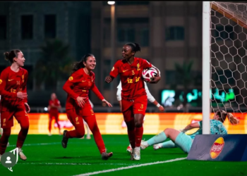 Nchout Ajara marche sur de l’eau en Arabie saoudite