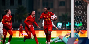 Nchout Ajara marche sur de l’eau en Arabie saoudite