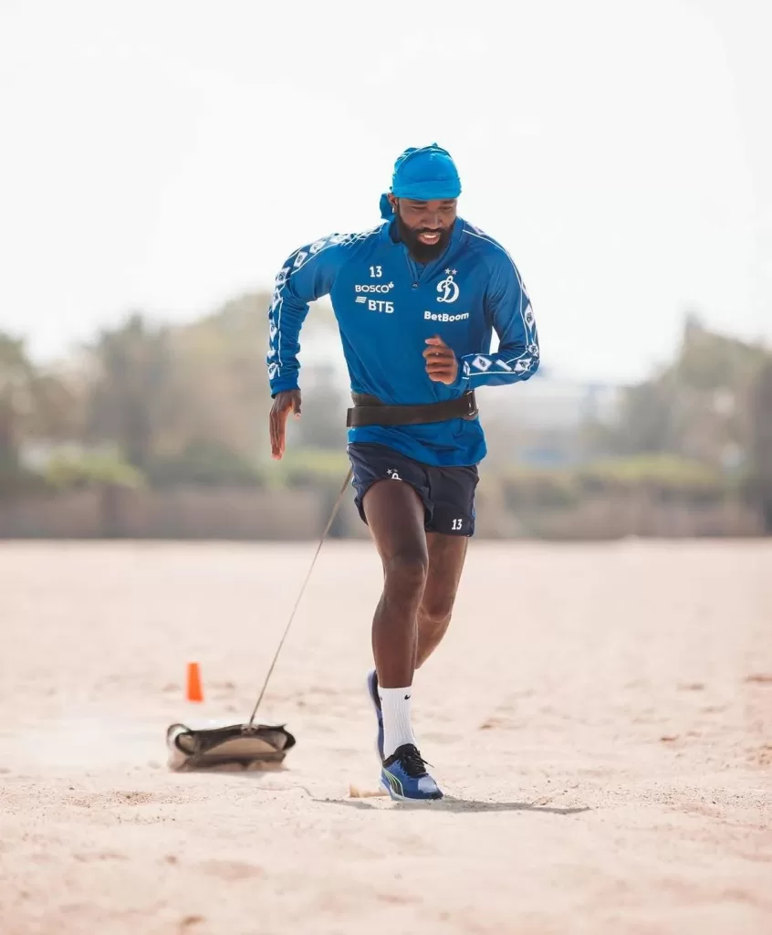 Dynamo Moscou : Moumi Ngamaleu prêt pour la nouvelle saison 3 Dynamo Moscou : Moumi Ngamaleu prêt pour la nouvelle saison