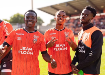 Ligue 2 : Arthur Avom et Darlin Yongwa dans l’équipe type des fans