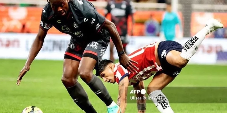 Frank Boya débute avec Tijuana mais sort sur blessure
