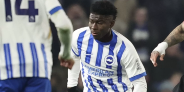 Brighton surclasse Chelsea, Baleba impressionne