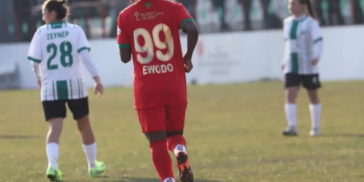 Tatiana Ewodo porte Amed SK vers la victoire