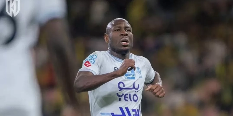 SPL : Bassogog évite une défaite à Al Okdhood