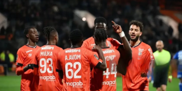Ligue 2 : Le FC Lorient s’impose face à Bastia grâce à Avom et Yongwa