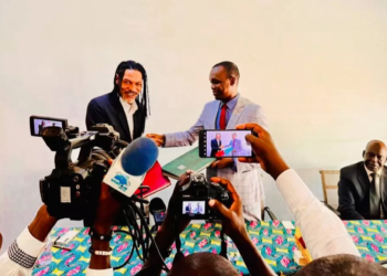 Rigobert Song a signé son contrat en Centrafrique