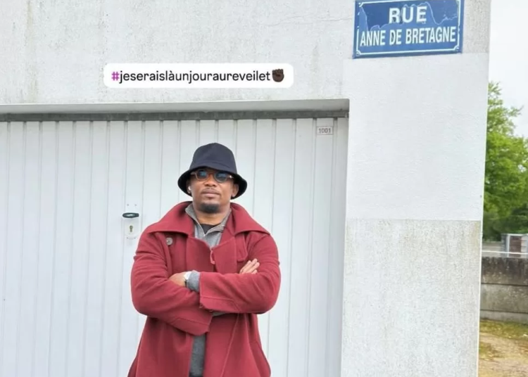 Marlène Emvoutou affirme que Samuel Eto'o s’est filmé devant la porte de son garage en Loire Atlantique.