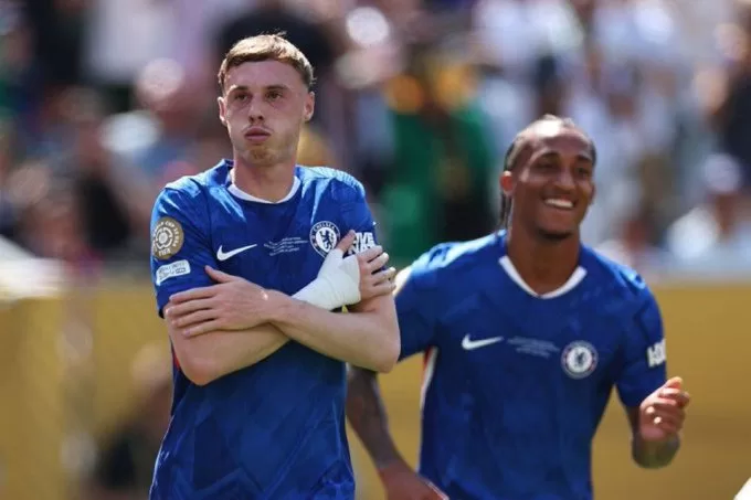 CDM des clubs : Cole Palmer met le PSG à genoux à la mi temps