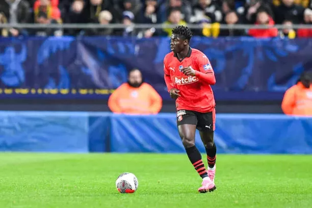 Stade Rennais : Habib Beye séduit par les qualités de Mohamadou Nagida