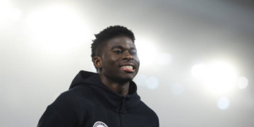 PL: Carlos Baleba débute sur le banc face à Forest