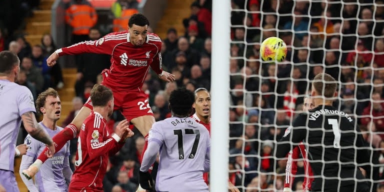 PL : Hugo Ekitiké corrige Carlos Baleba avant la CAN