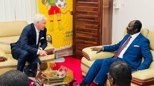 Mouelle Kombi félicite Marc Brys et…