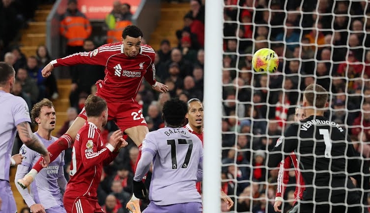 PL : Hugo Ekitiké corrige Carlos Baleba avant la CAN