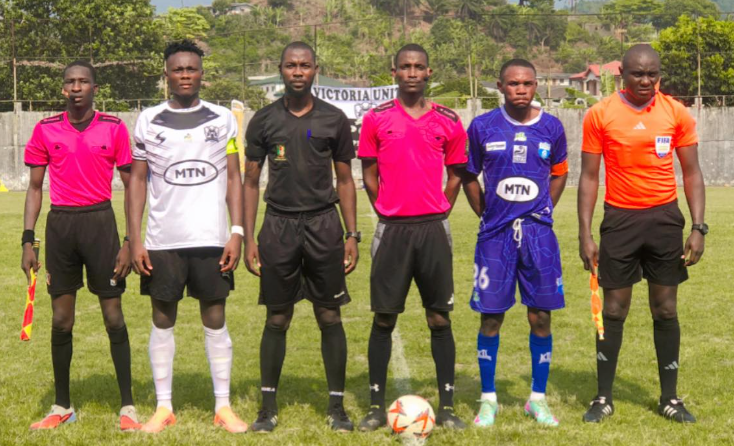 Elite One : des arbitres mal habillés !