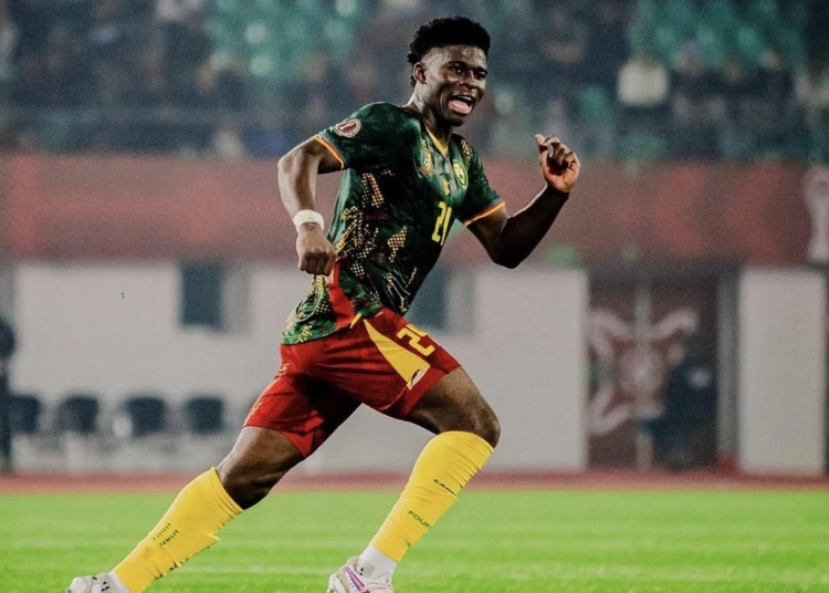 Enganche dégaine : une passe