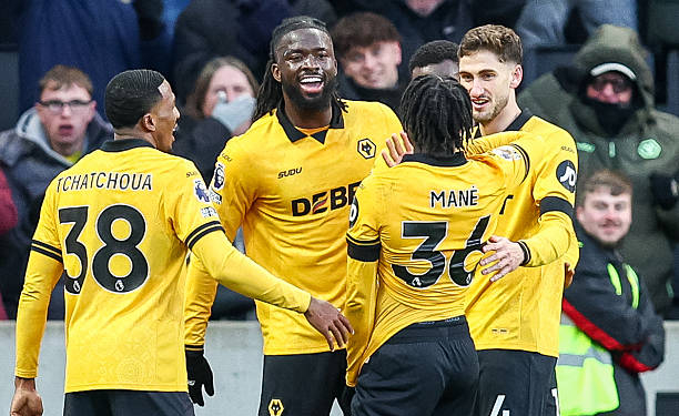 Tchatchoua et Wolves gagnent enfin un match en Premier League !