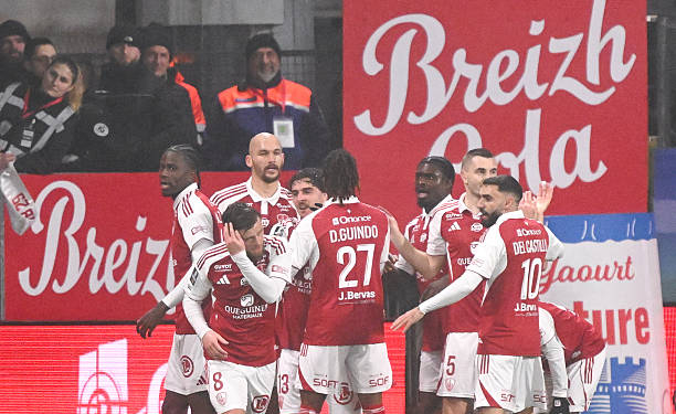 Ligue 1 : Dina Ebimbe et Brest s&rsquo;offrent Marseille