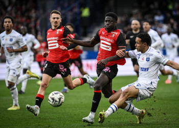 Ligue 1 : Mahamadou Nagida fait souffrir Danny Namaso