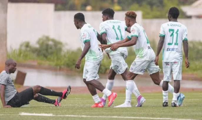 Victoria United-Aigle : l’arbitre Martin Mbomba nourrit la controverse !