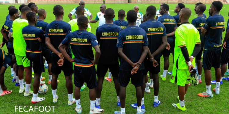 Après le stage, Pagou coche les noms pour la campagne d’Australie