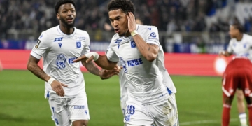 Namaso et Auxerre écrasent Brest en jouant à 10