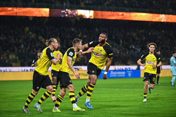 Grèce : Harold Moukoudi offre la victoire à AEK Athènes