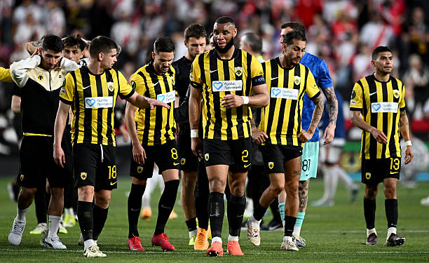 Ligue Conférence : Harold Moukoudi et AEK Athènes éliminés !