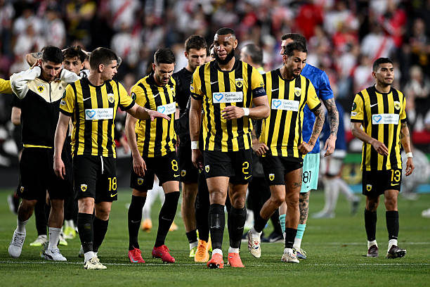 Ligue Conférence : Harold Moukoudi et AEK Athènes éliminés !