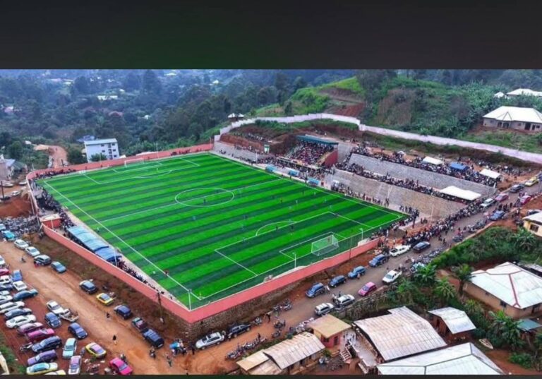 Bamenda Up Station Staduim : une pluie et flop…