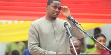 Samuel Eto’o prononce son discours lors de l’inauguration du siège de la Fécafoot