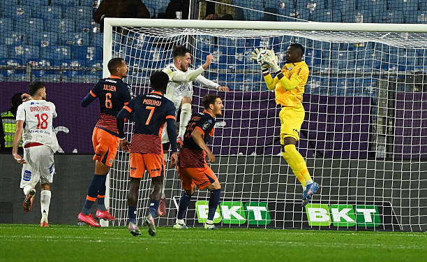 Montpellier : Simon Ngapandouetnbu taille patron!