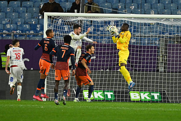 Montpellier : Simon Ngapandouetnbu taille patron!