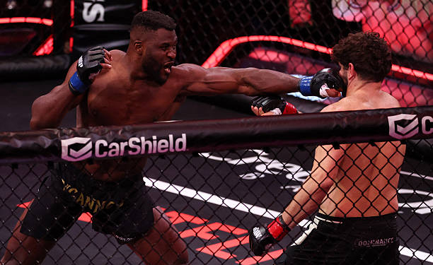 MMA : Francis Ngannou met KO Philipe Lins !