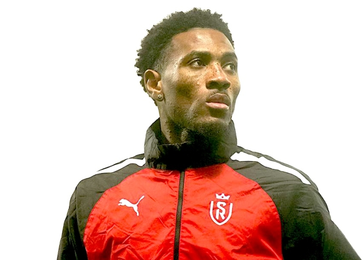 Samuel Kotto, la trouvaille des Lions, bon seulement pour la Ligue 2 de France