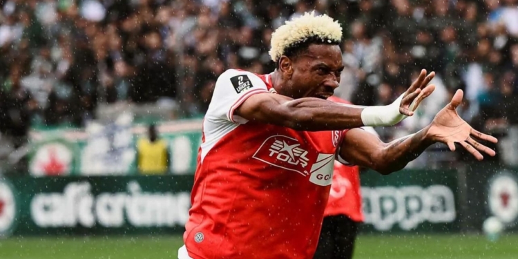 Ligue 2 : Samuel Kotto Buteur, Reims pulvérise Red Star