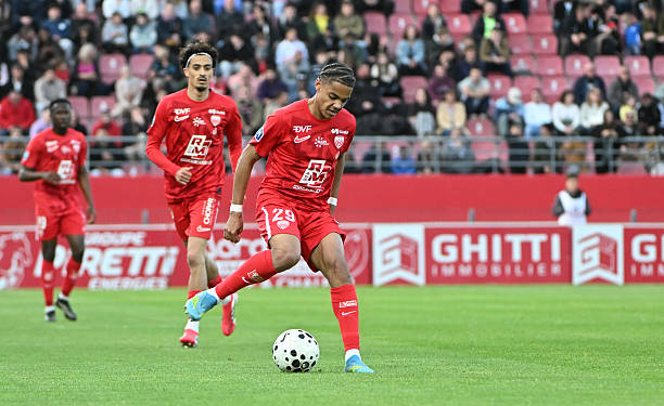 Ligue 2 : Alexis Ntamack et Dijon tombent face à Pau Fc