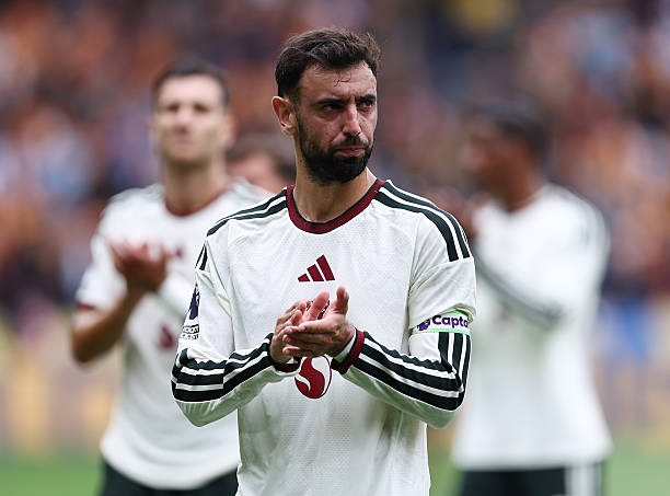 Manchester United : Bruno Fernandes encense Carlos Baleba