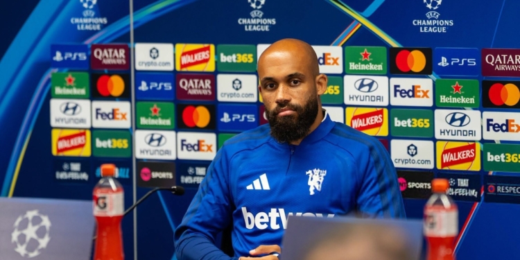 Mbeumo de Manchester United en Champions League
