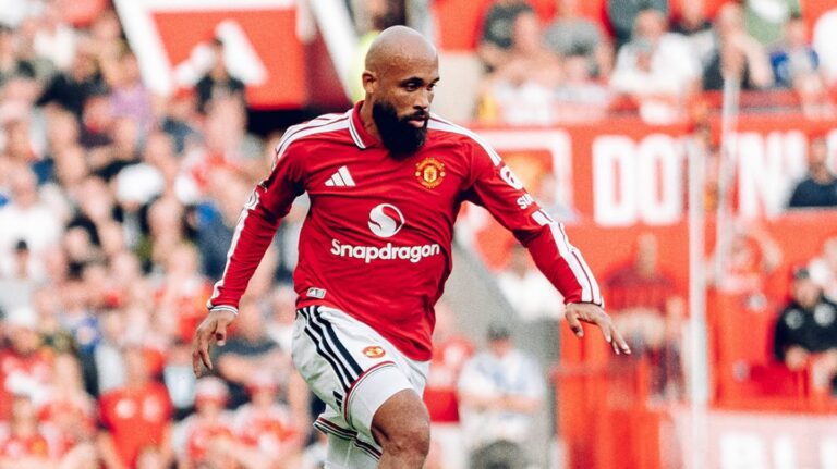 Dure défaite de Mbeumo et United dans le derby de Manchester
