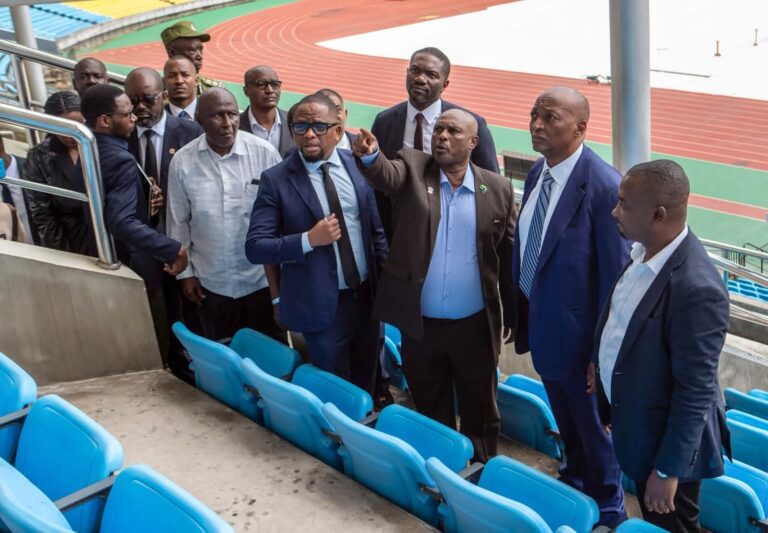 CAN 2027 : Patrice Motsepe tâte le terrain en Tanzanie