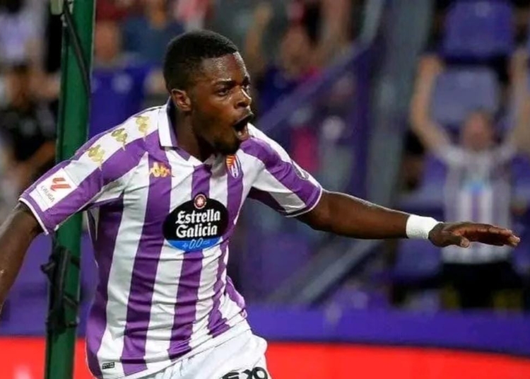 Lions Indomptables : Etta Eyong forfait,  Cédric Bikoue convoqué !