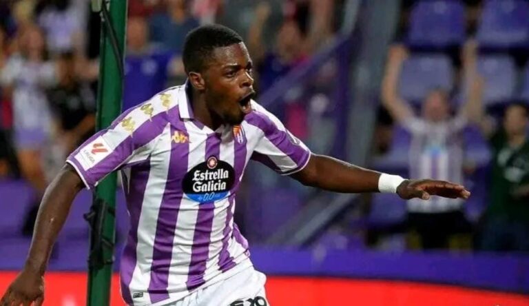 Lions Indomptables : Etta Eyong forfait,  Cédric Bikoue convoqué !