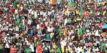 Supporters lors du match Cameroun - Namibie à Roumde Adja