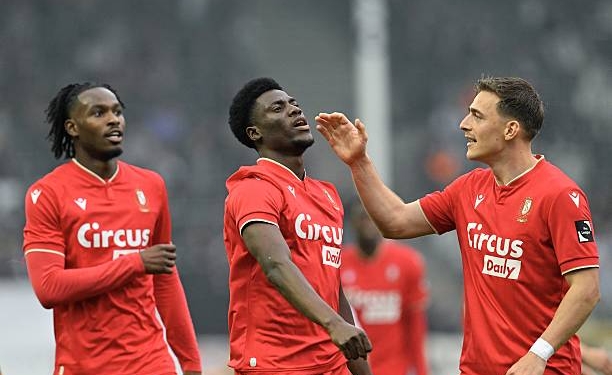 Bernard Nguene à la porte des Lions Indomptables