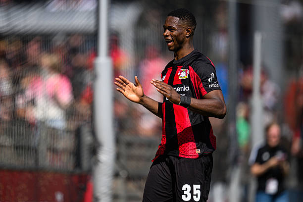 Bundesliga: Kofane buteur,  Augsbourg stoppe Leverkusen
